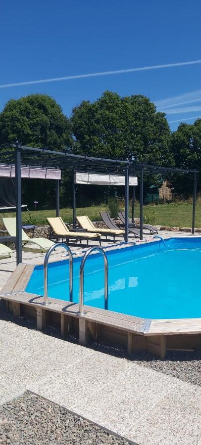 Sharecroppers Cottage With Swimming Pool Pageas Bagian luar foto