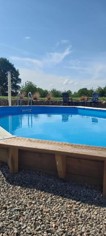 Sharecroppers Cottage With Swimming Pool Pageas Bagian luar foto