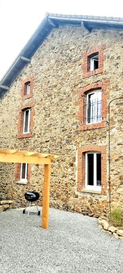 Sharecroppers Cottage With Swimming Pool Pageas Bagian luar foto