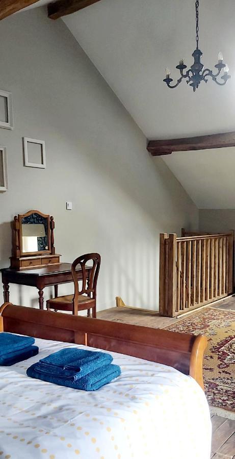 Sharecroppers Cottage With Swimming Pool Pageas Bagian luar foto