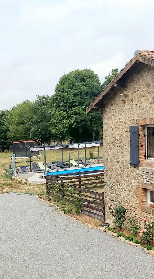 Sharecroppers Cottage With Swimming Pool Pageas Bagian luar foto